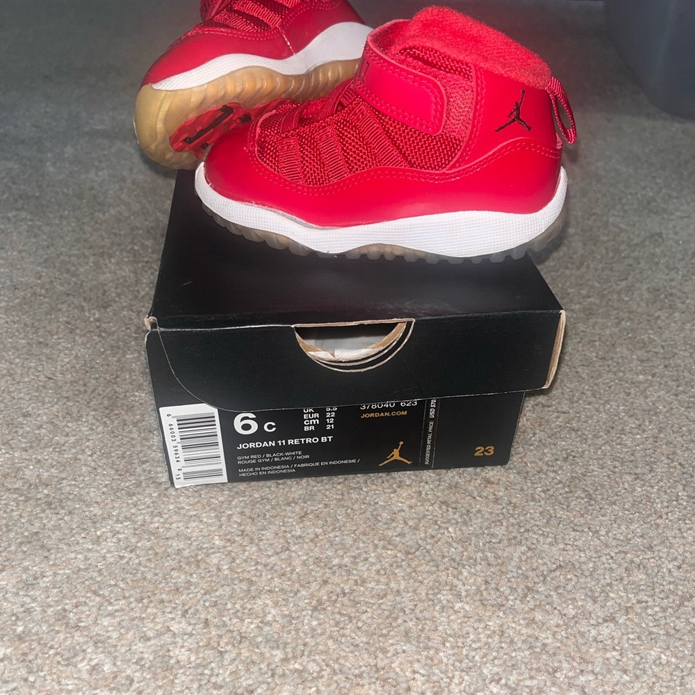 Jordan Red Sneakers Air Jordan 11 Iconic Design